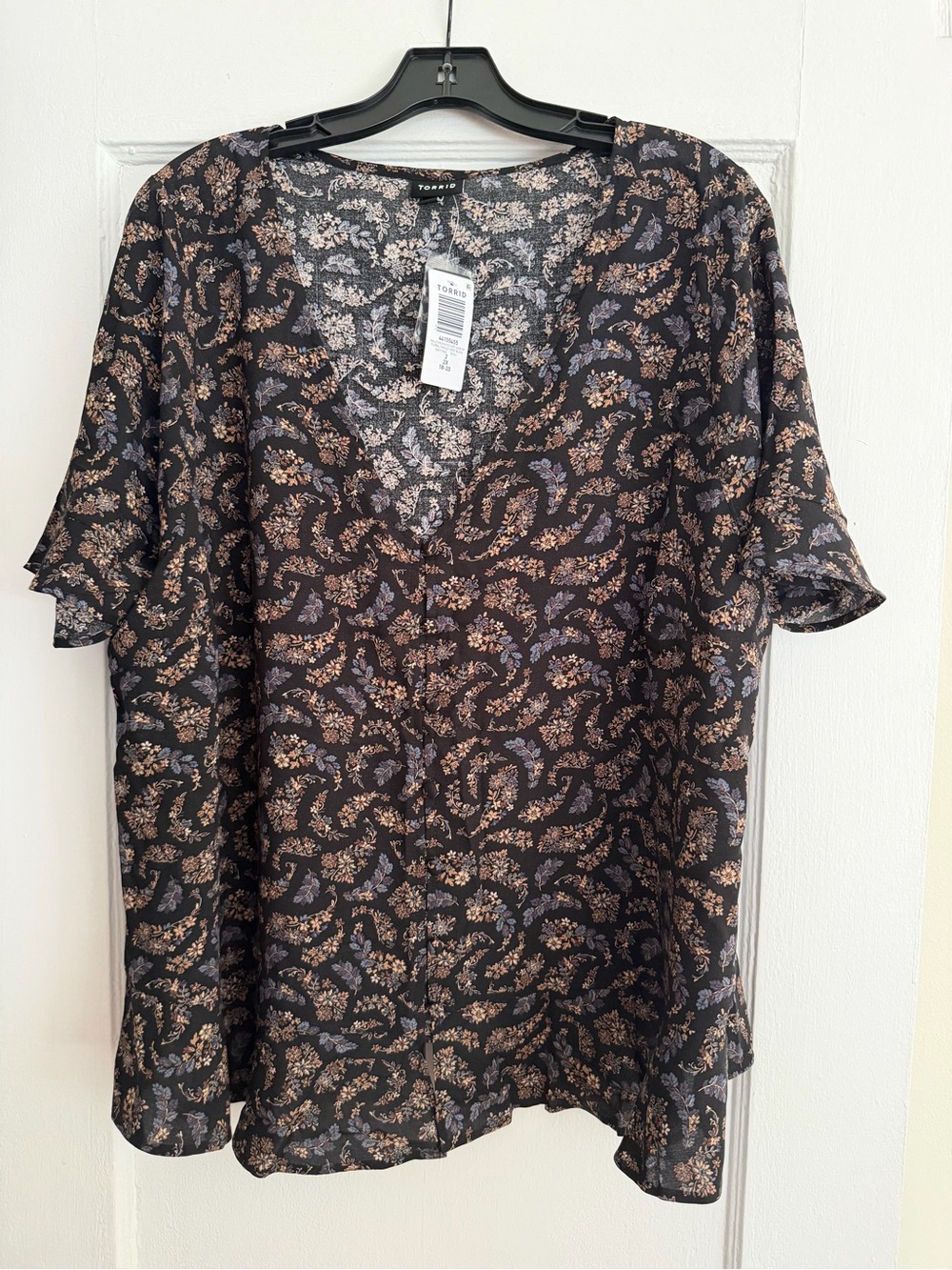 torrid Black V-Neck Floral Short Sleeve Blouse